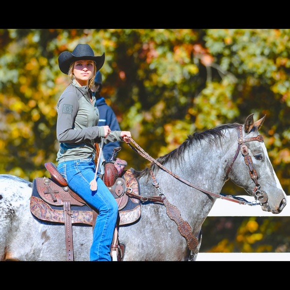 Meet your Posher, Brandi - Picture 1 of 2